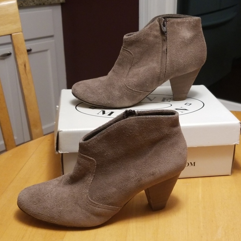 Steve Madden Pita suede booties